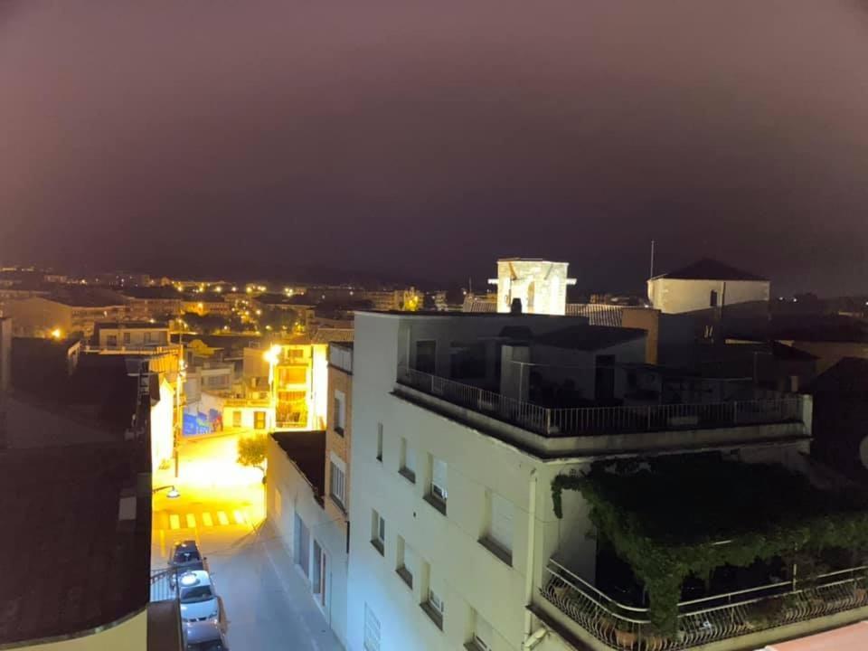 Hotel Fonda Neus Sant Sadurní dʼAnoia Exterior foto