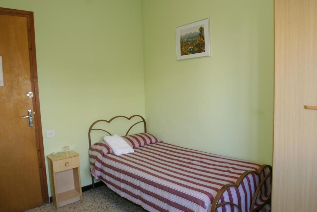 Hotel Fonda Neus Sant Sadurní dʼAnoia Exterior foto